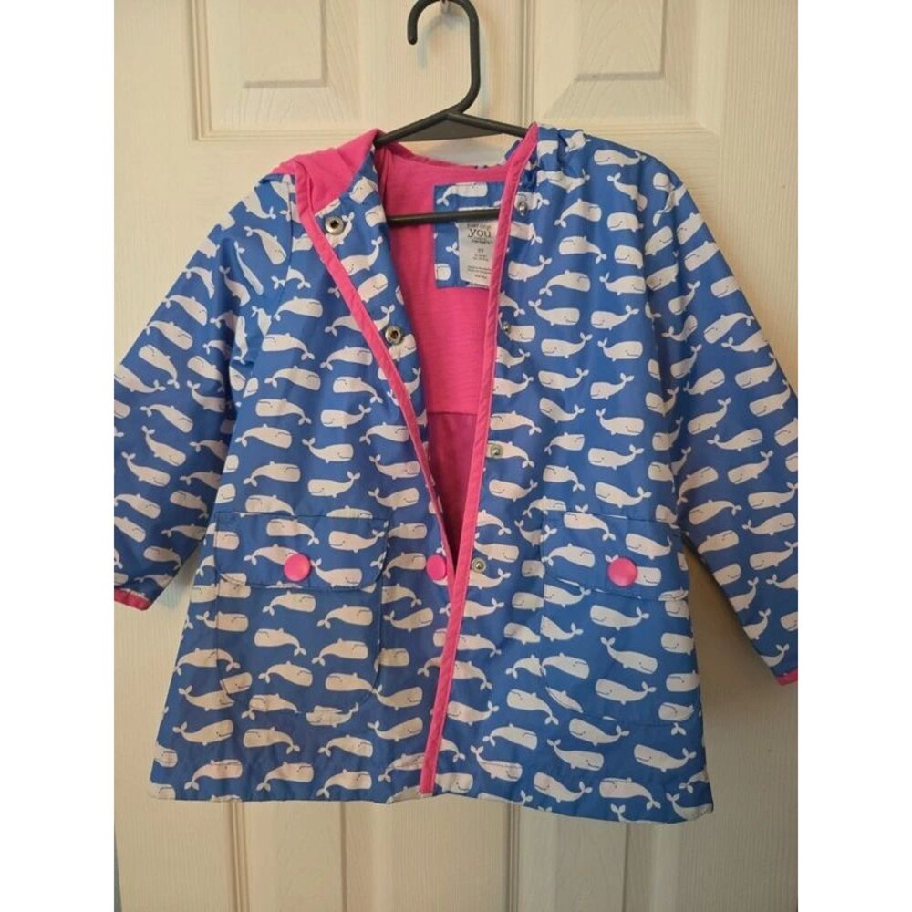 Lightweight rain jacket
